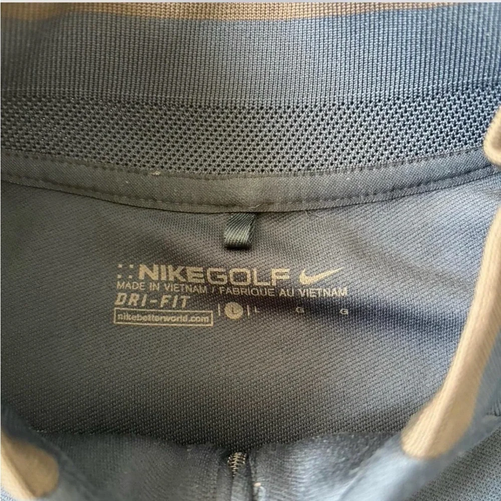 Nike Men's Navy Blue Quarter-Zip Performance Sweater
